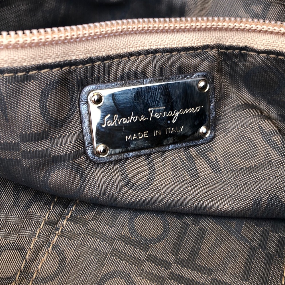 Salvatore Ferragamo pewter pebbled leather clutch - Picture 7 of 8